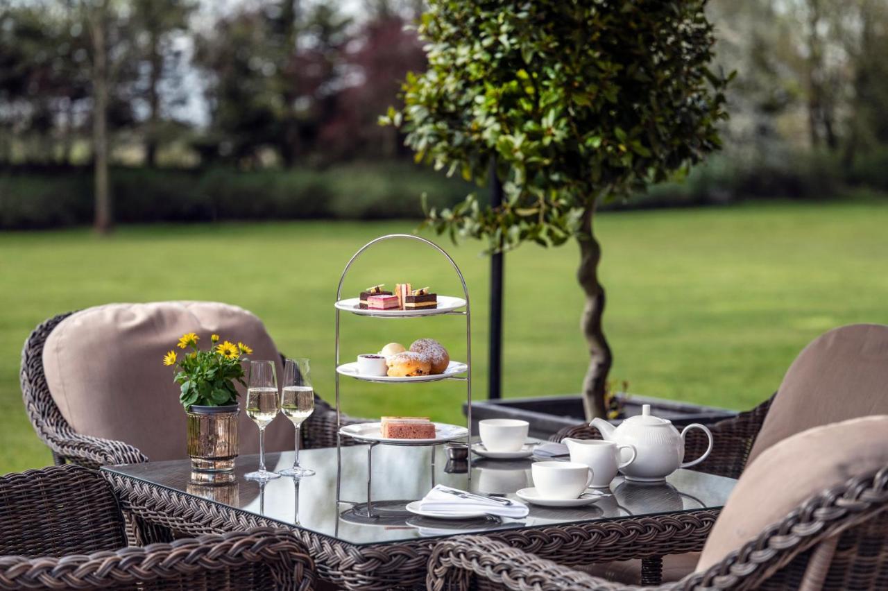 Woodlands Park Hotel Cobham  Zewnętrze zdjęcie