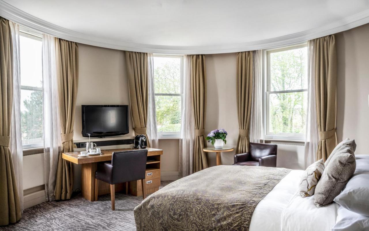 Woodlands Park Hotel Cobham  Zewnętrze zdjęcie