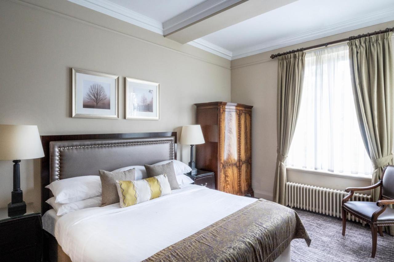 Woodlands Park Hotel Cobham  Zewnętrze zdjęcie