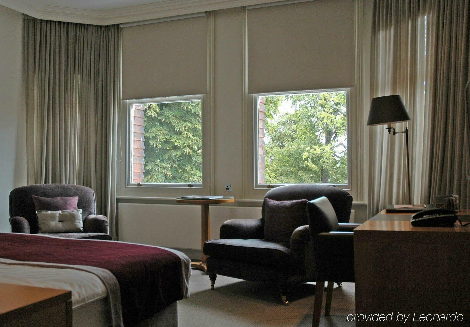 Woodlands Park Hotel Cobham  Zewnętrze zdjęcie
