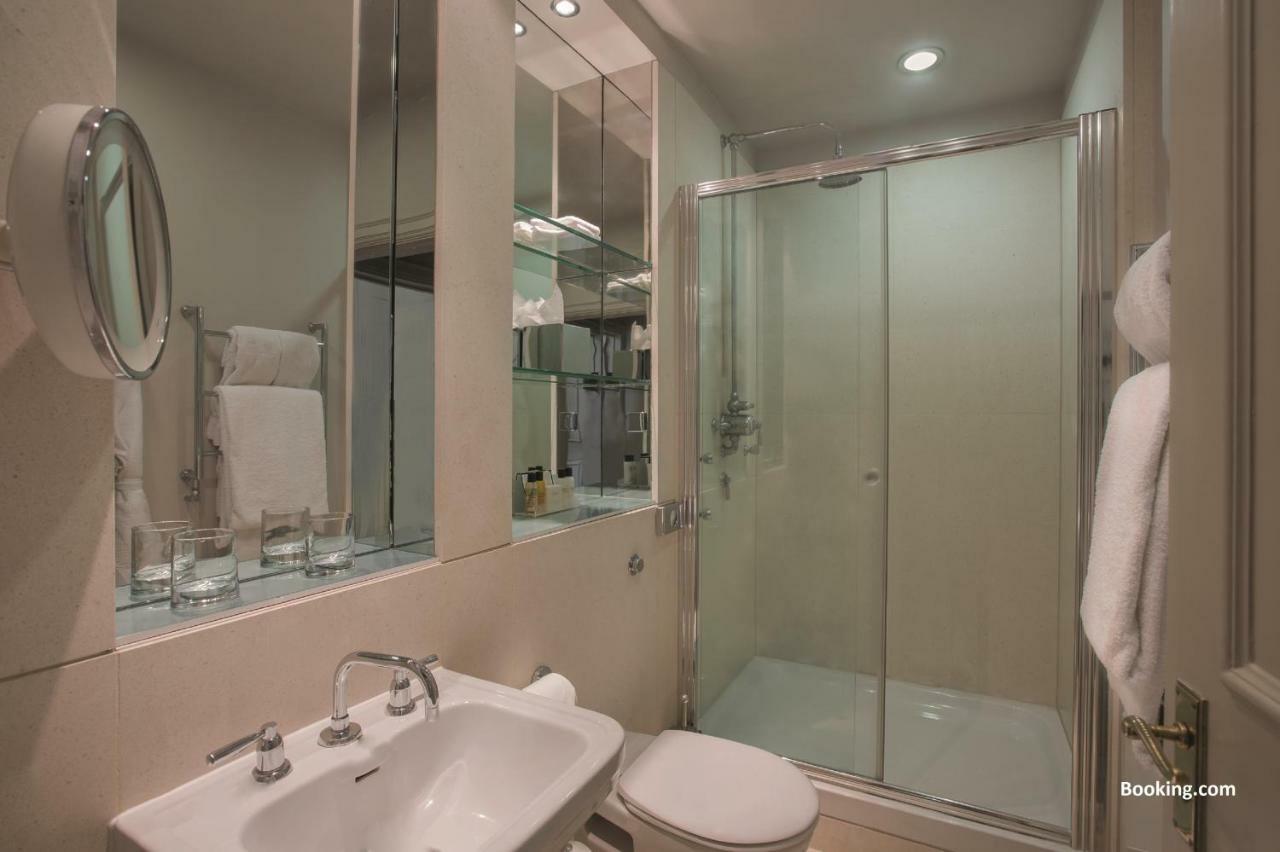 Woodlands Park Hotel Cobham  Zewnętrze zdjęcie